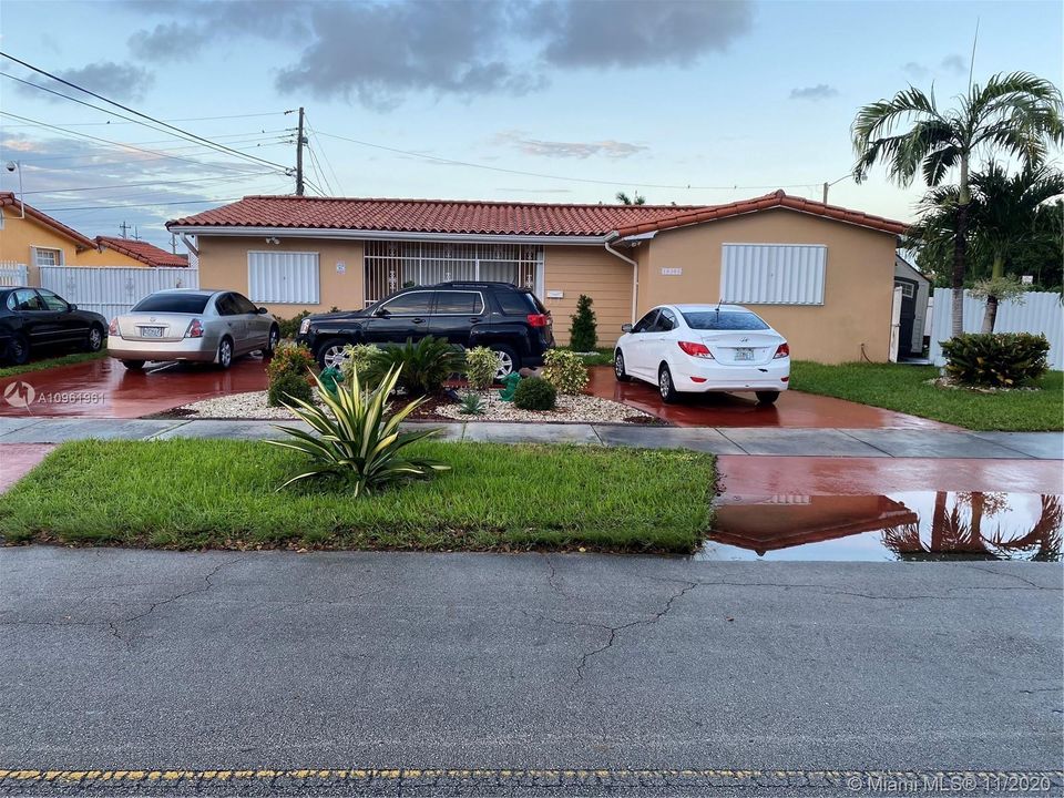Recently Sold: $499,000 (4 beds, 4 baths, 2331 Square Feet)
