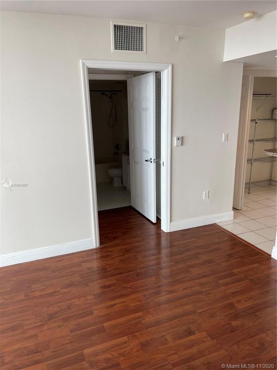 Recently Sold: $340,000 (1 beds, 1 baths, 750 Square Feet)