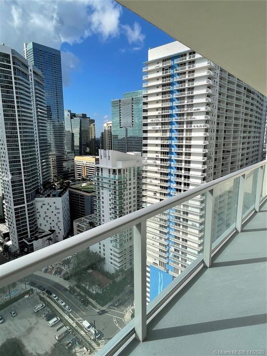 Recently Sold: $340,000 (1 beds, 1 baths, 750 Square Feet)