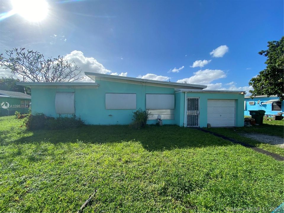 Recently Sold: $220,000 (3 beds, 1 baths, 1039 Square Feet)