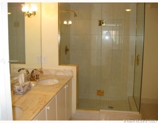 Недавно арендовано: $5,900 (2 спален, 2 ванн, 1600 Квадратных фут)