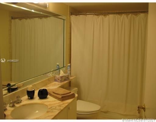 Недавно арендовано: $5,900 (2 спален, 2 ванн, 1600 Квадратных фут)