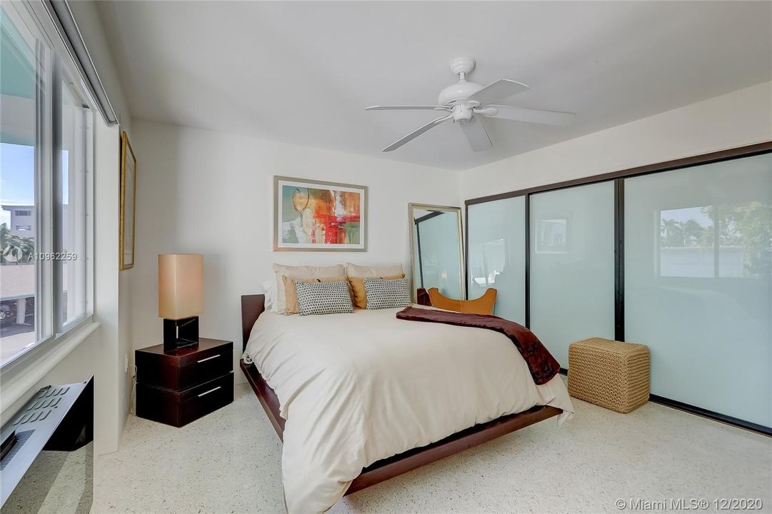 Vendido Recientemente: $250,000 (1 camas, 1 baños, 760 Pies cuadrados)