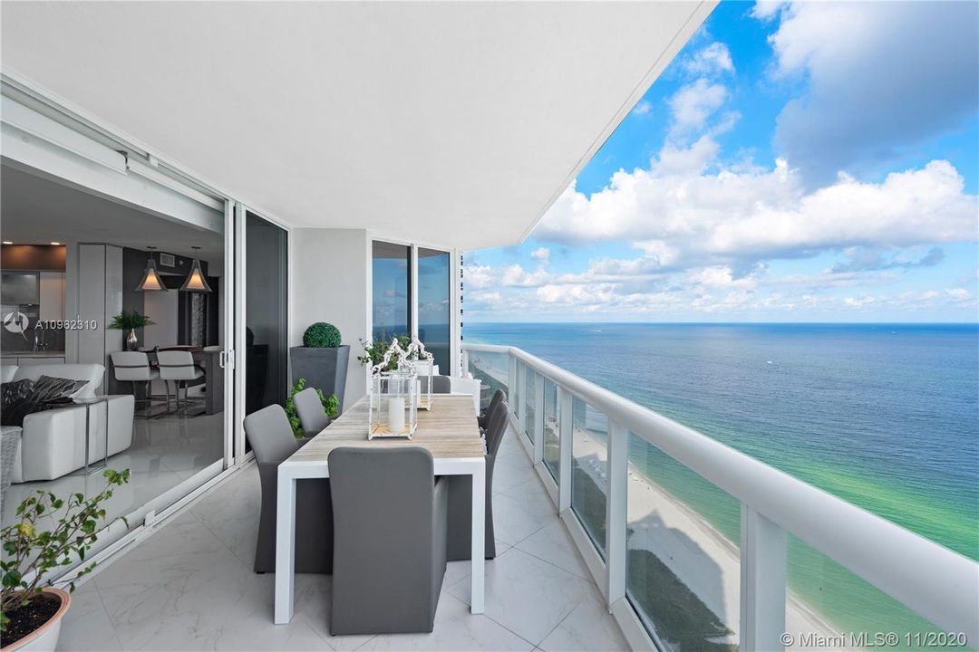 Recently Sold: $4,400,000 (3 beds, 5 baths, 3540 Square Feet)