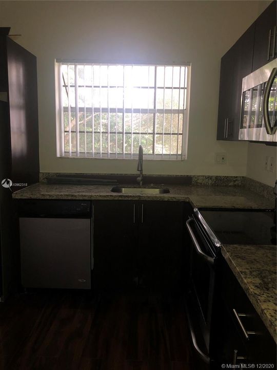 Recientemente alquilado: $1,550 (2 camas, 2 baños, 854 Pies cuadrados)