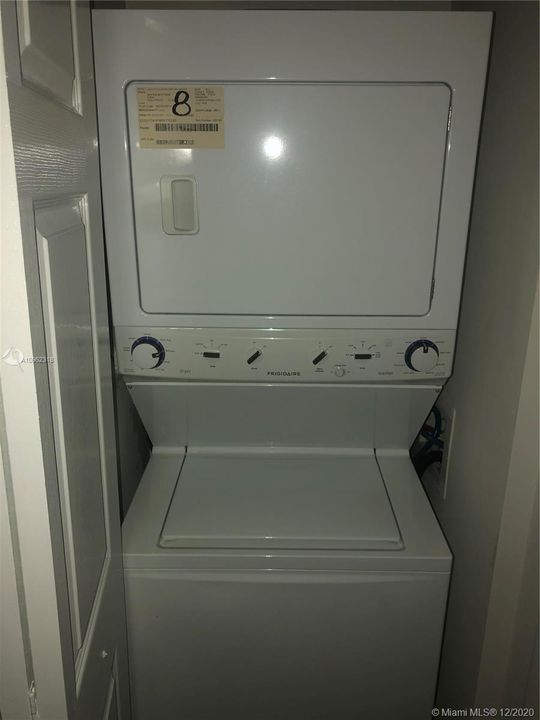 Recientemente alquilado: $1,550 (2 camas, 2 baños, 854 Pies cuadrados)