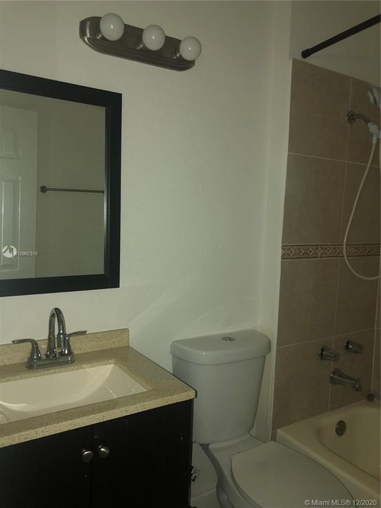 Recientemente alquilado: $1,550 (2 camas, 2 baños, 854 Pies cuadrados)