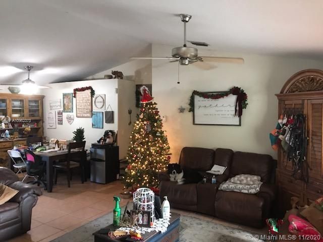 Recently Sold: $335,000 (3 beds, 2 baths, 1504 Square Feet)