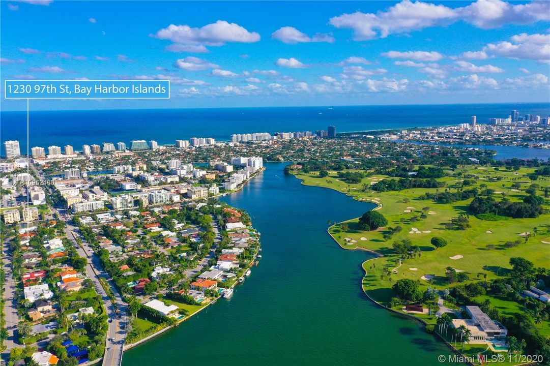 Vendido Recientemente: $1,140,000 (3 camas, 3 baños, 2209 Pies cuadrados)