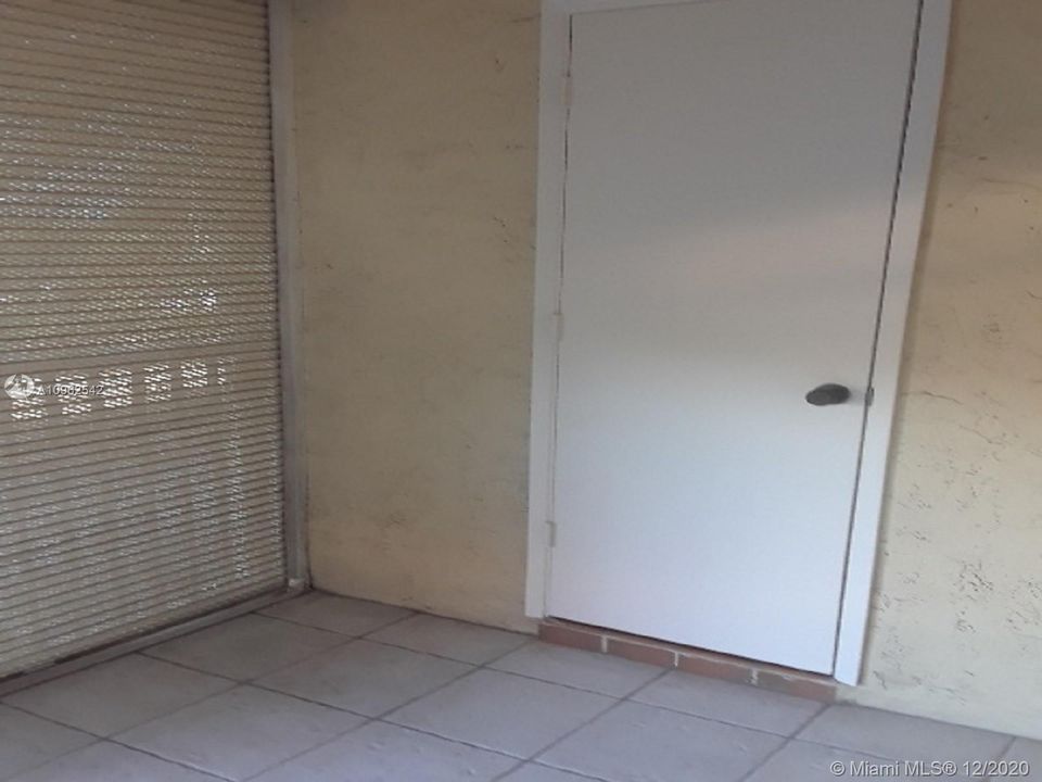 Vendido Recientemente: $85,000 (1 camas, 1 baños, 675 Pies cuadrados)
