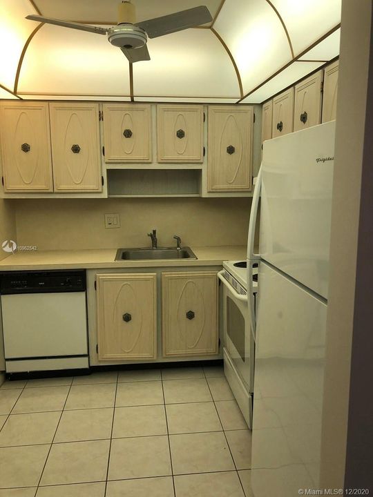Vendido Recientemente: $85,000 (1 camas, 1 baños, 675 Pies cuadrados)