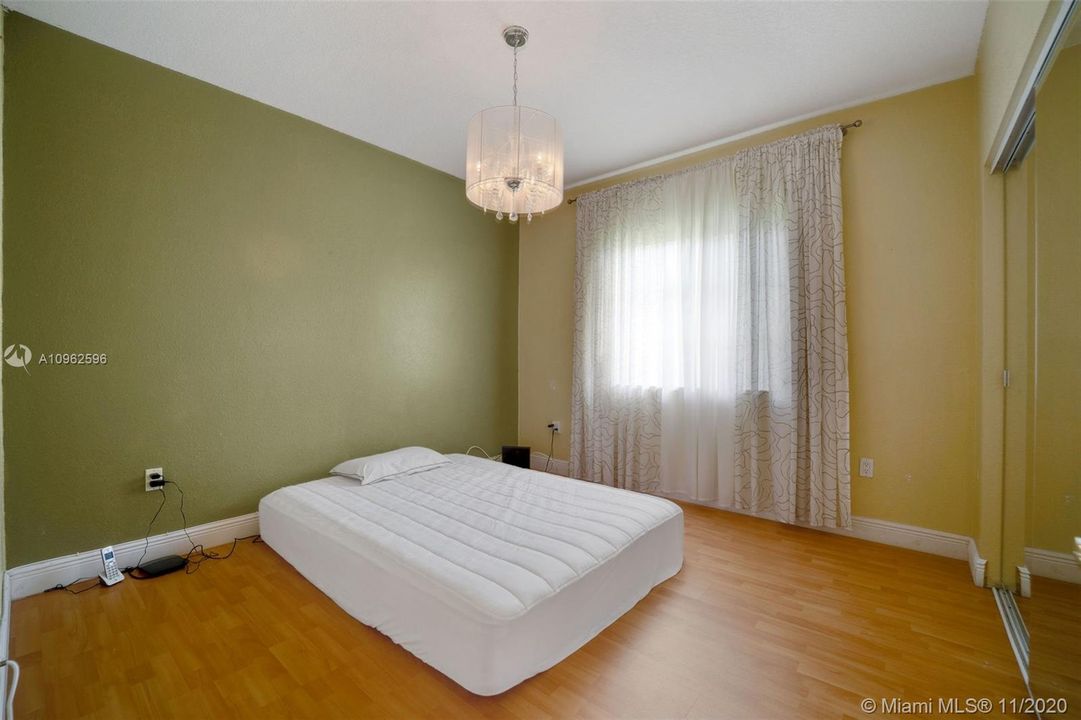 Недавно продано: $579,900 (4 спален, 3 ванн, 2205 Квадратных фут)