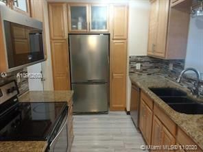Vendido Recientemente: $335,000 (4 camas, 2 baños, 2148 Pies cuadrados)