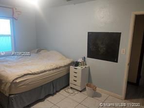 Vendido Recientemente: $335,000 (4 camas, 2 baños, 2148 Pies cuadrados)