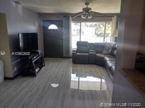 Vendido Recientemente: $335,000 (4 camas, 2 baños, 2148 Pies cuadrados)
