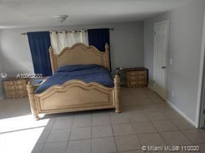 Vendido Recientemente: $335,000 (4 camas, 2 baños, 2148 Pies cuadrados)