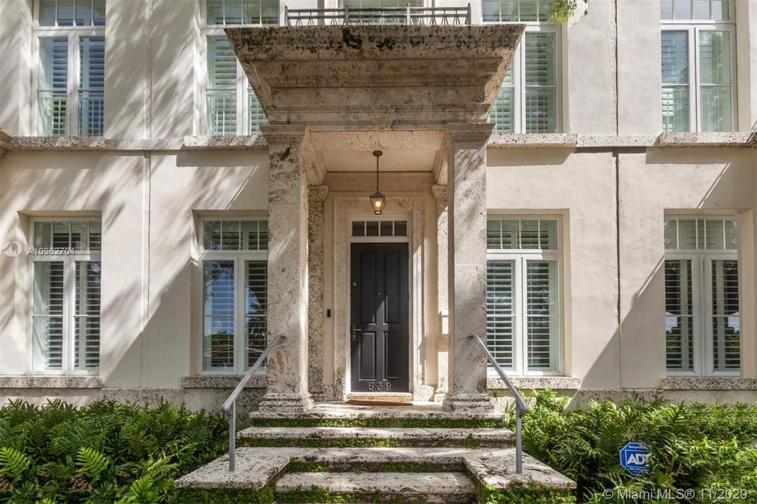 Recently Rented: $9,000 (4 beds, 4 baths, 3485 Square Feet)