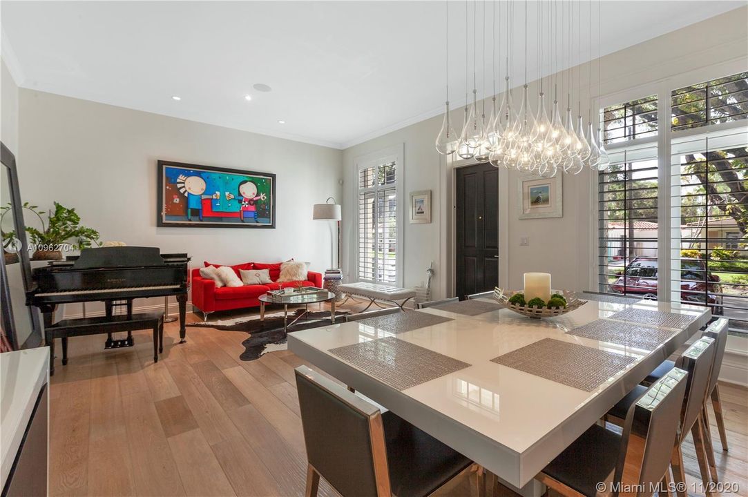 Recently Rented: $9,000 (4 beds, 4 baths, 3485 Square Feet)