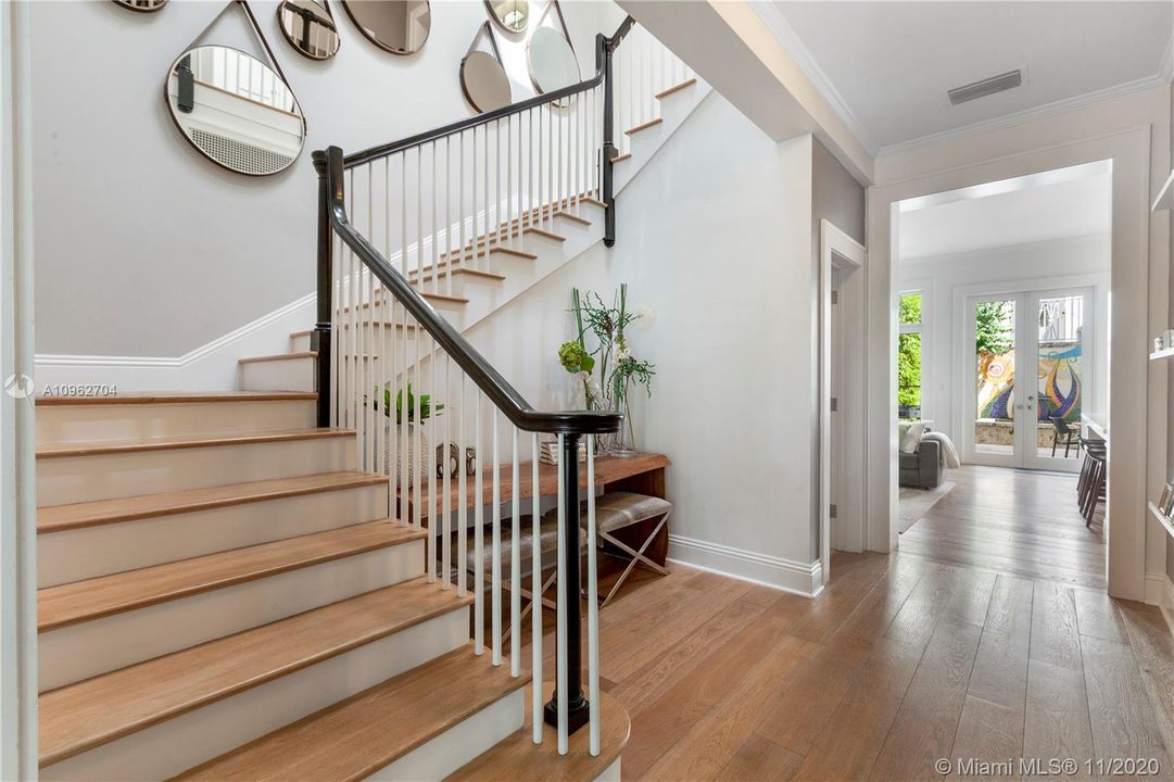 Recently Rented: $9,000 (4 beds, 4 baths, 3485 Square Feet)