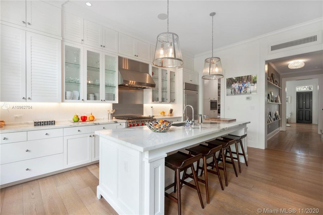 Recently Rented: $9,000 (4 beds, 4 baths, 3485 Square Feet)