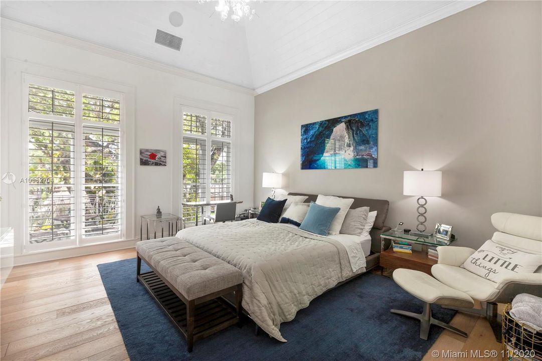 Recently Rented: $9,000 (4 beds, 4 baths, 3485 Square Feet)