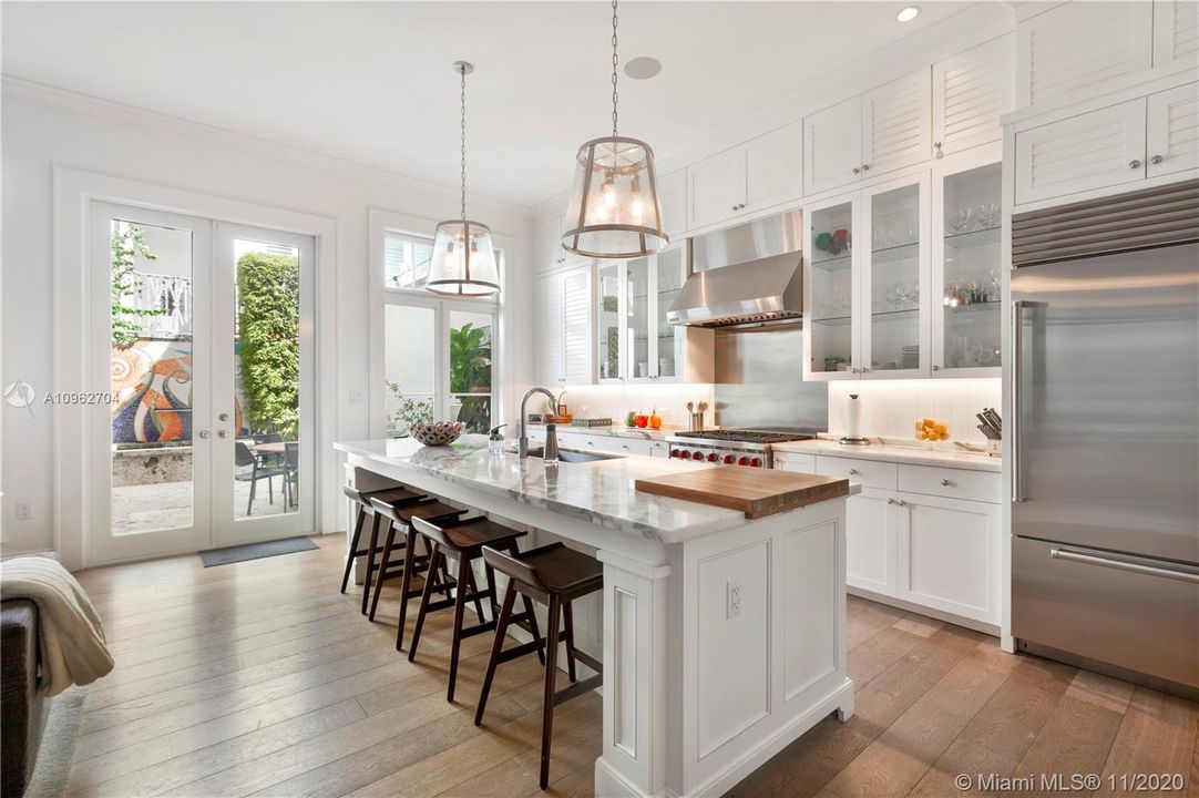 Recently Rented: $9,000 (4 beds, 4 baths, 3485 Square Feet)