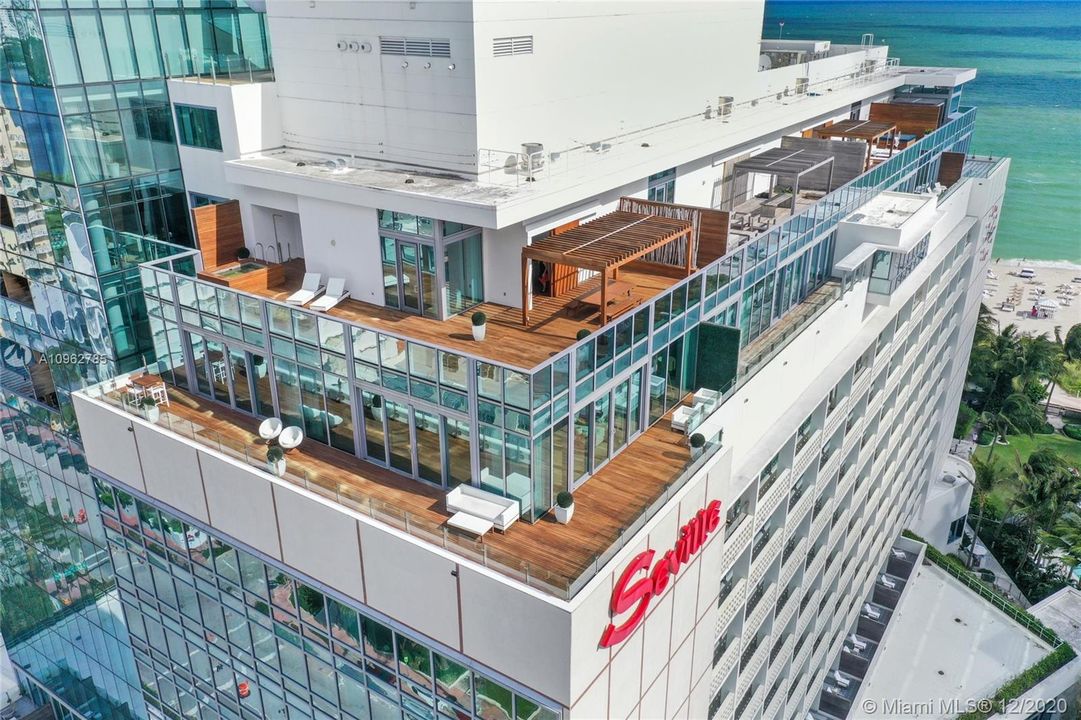 Recently Sold: $7,900,000 (3 beds, 3 baths, 3725 Square Feet)