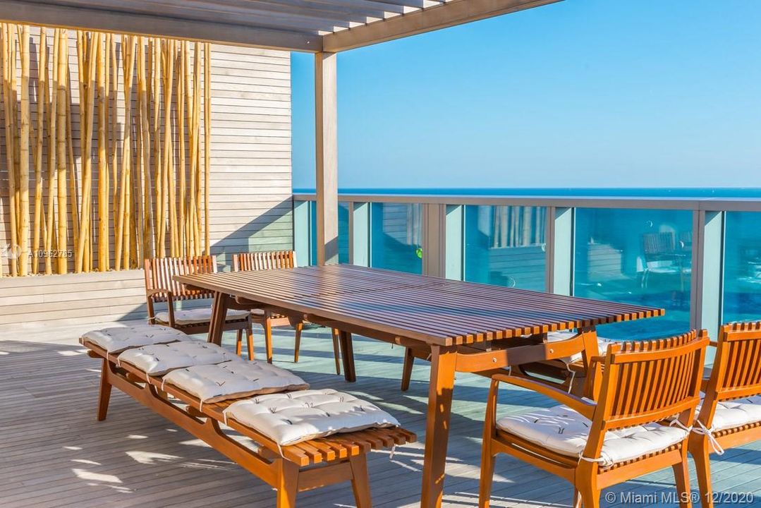 Recently Sold: $7,900,000 (3 beds, 3 baths, 3725 Square Feet)