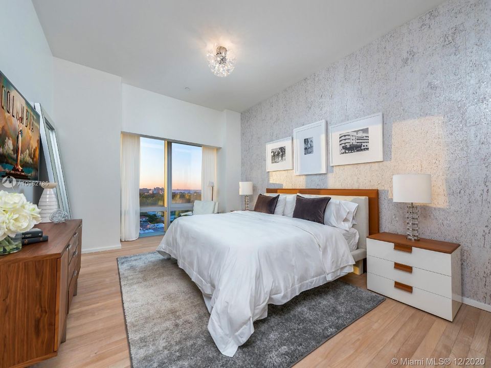 Recently Sold: $7,900,000 (3 beds, 3 baths, 3725 Square Feet)