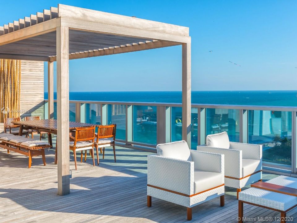 Recently Sold: $7,900,000 (3 beds, 3 baths, 3725 Square Feet)