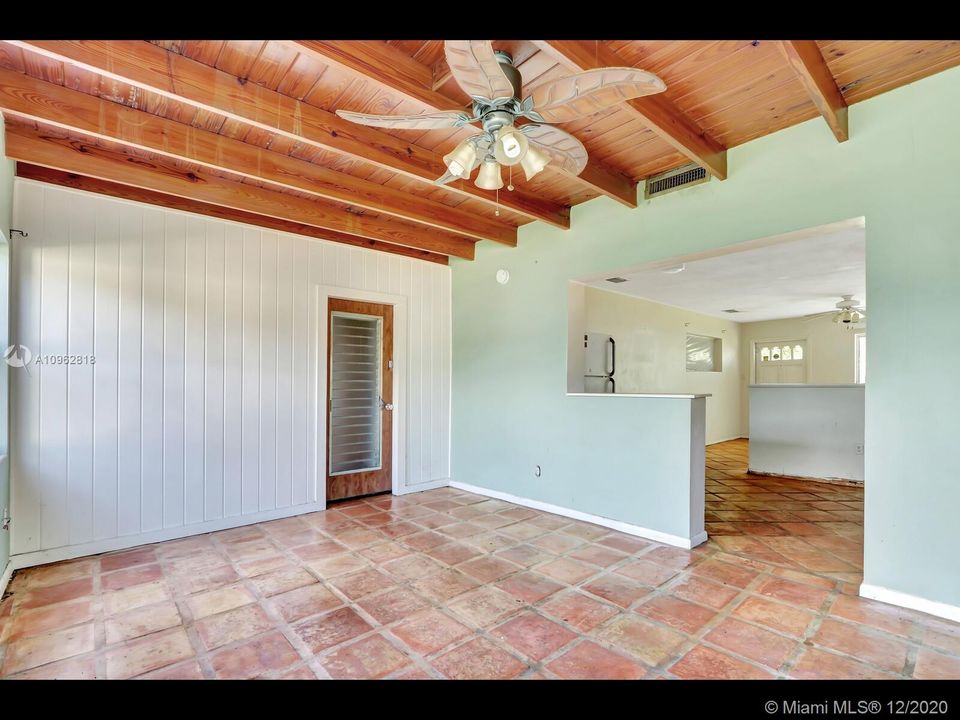 Recently Sold: $189,000 (2 beds, 1 baths, 1088 Square Feet)