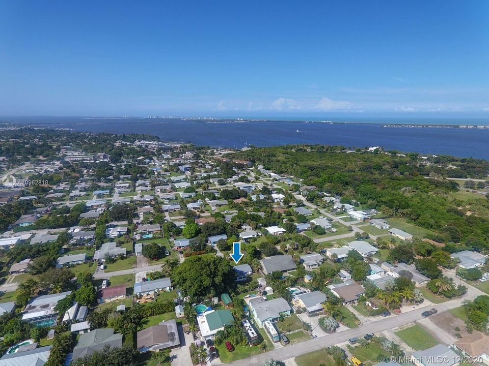 Recently Sold: $189,000 (2 beds, 1 baths, 1088 Square Feet)