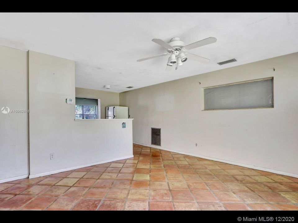 Recently Sold: $189,000 (2 beds, 1 baths, 1088 Square Feet)