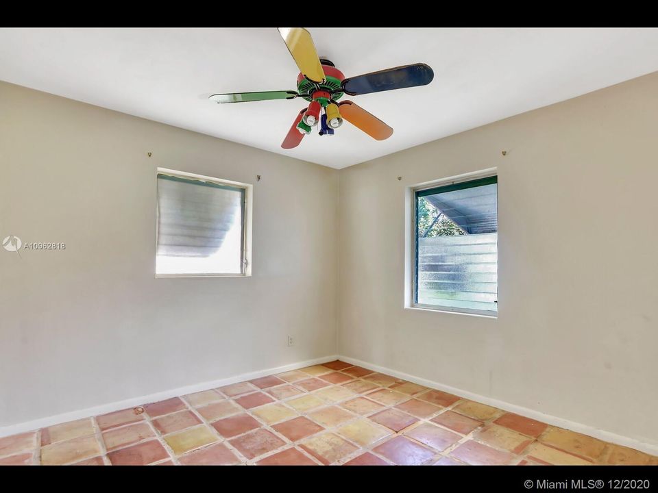 Recently Sold: $189,000 (2 beds, 1 baths, 1088 Square Feet)