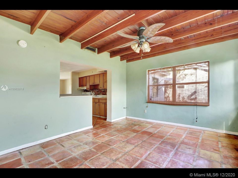 Recently Sold: $189,000 (2 beds, 1 baths, 1088 Square Feet)