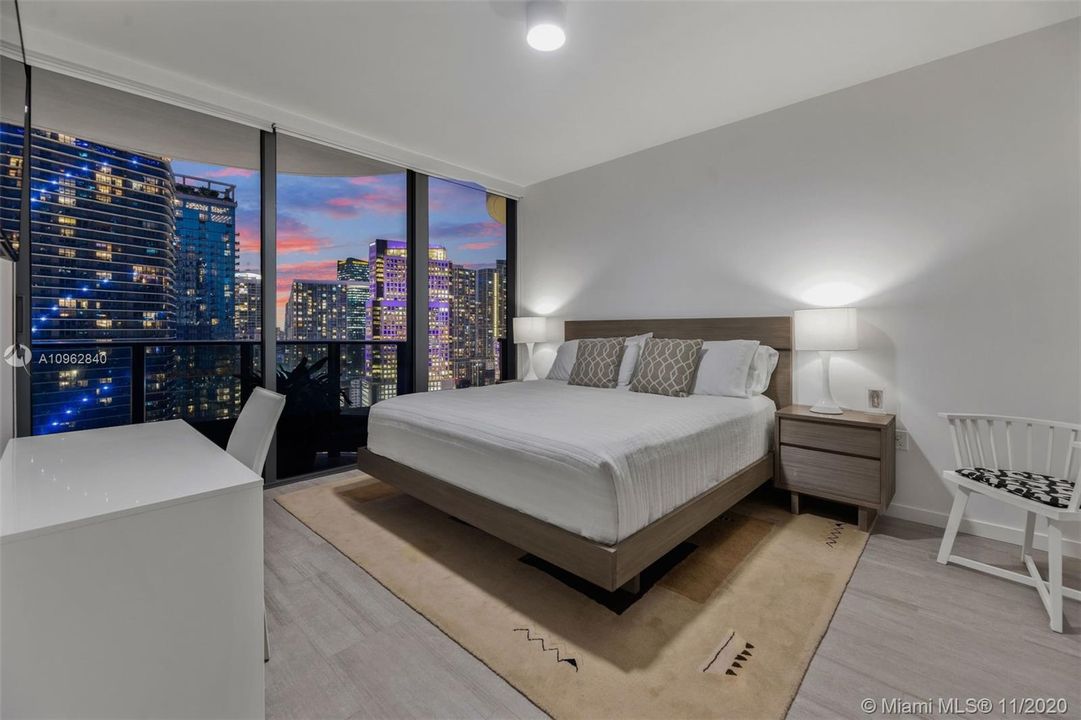 Recently Sold: $1,180,000 (2 beds, 2 baths, 1334 Square Feet)