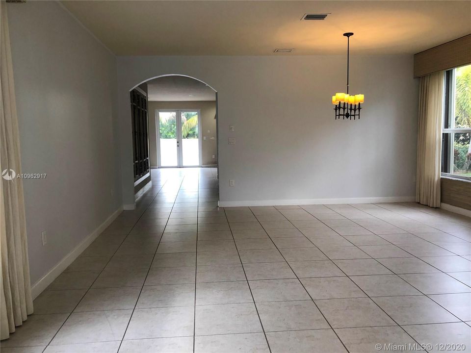 Recently Rented: $3,350 (4 beds, 3 baths, 3080 Square Feet)