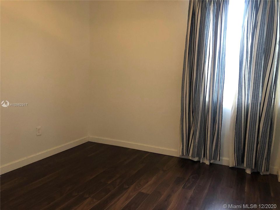 Recently Rented: $3,350 (4 beds, 3 baths, 3080 Square Feet)