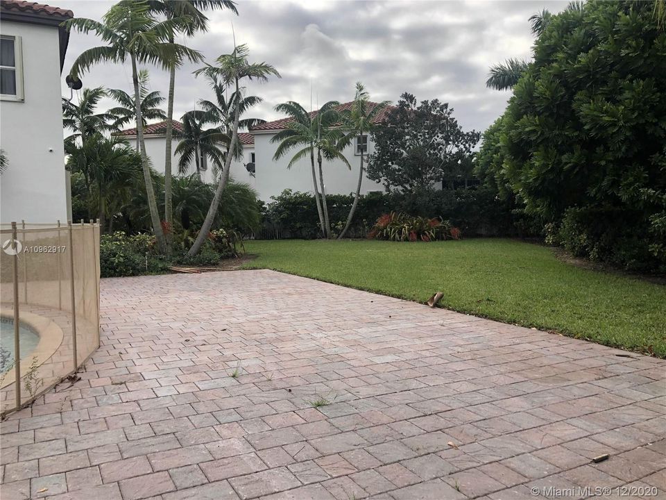 Recently Rented: $3,350 (4 beds, 3 baths, 3080 Square Feet)