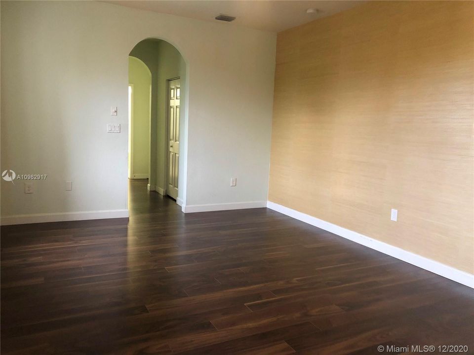 Recently Rented: $3,350 (4 beds, 3 baths, 3080 Square Feet)