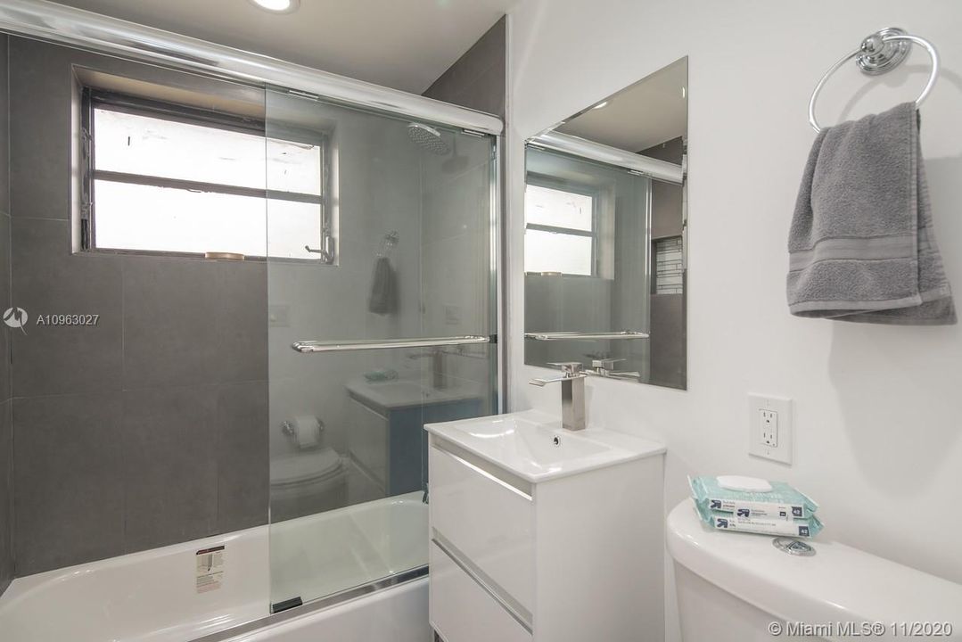 Недавно арендовано: $3,300 (2 спален, 2 ванн, 1376 Квадратных фут)