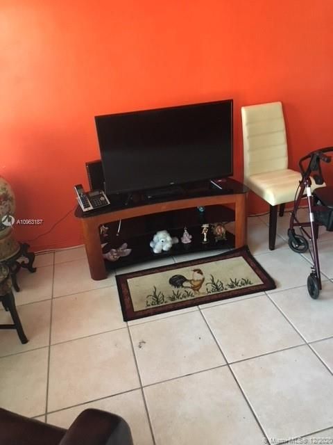 Vendido Recientemente: $56,500 (1 camas, 1 baños, 625 Pies cuadrados)