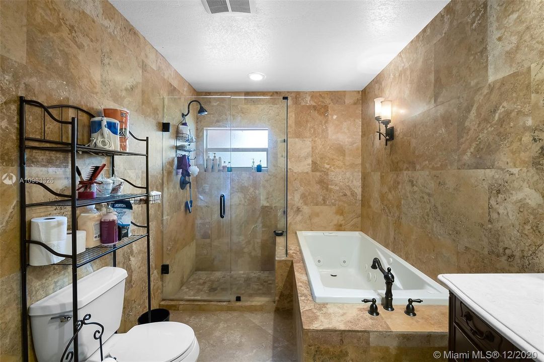 最近售出: $450,000 (3 贝兹, 2 浴室, 1985 平方英尺)