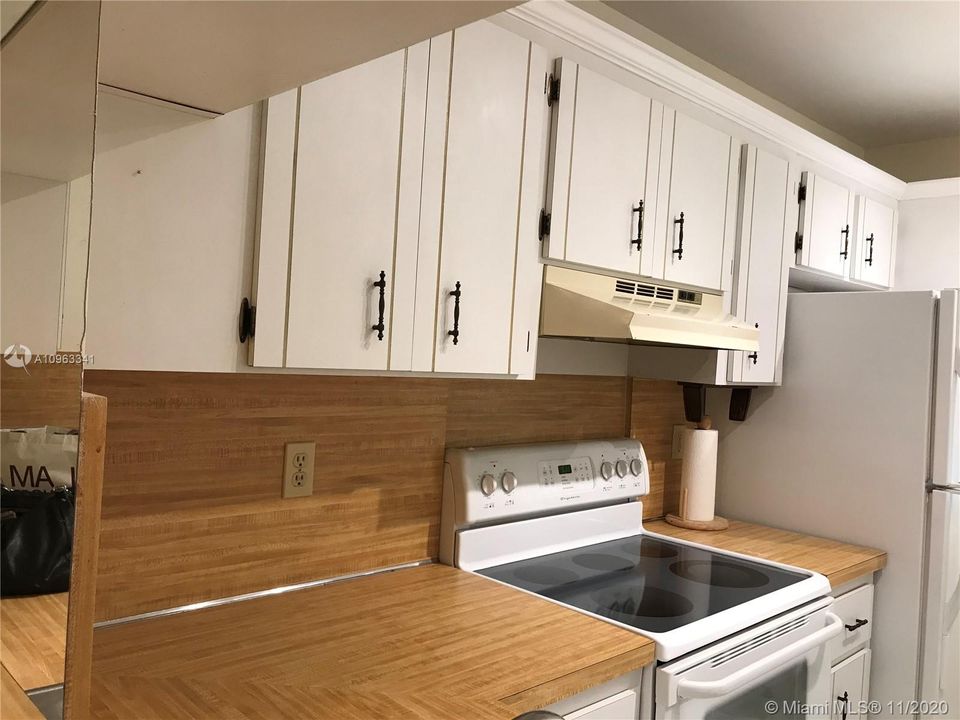 Recently Rented: $1,350 (2 beds, 2 baths, 1070 Square Feet)