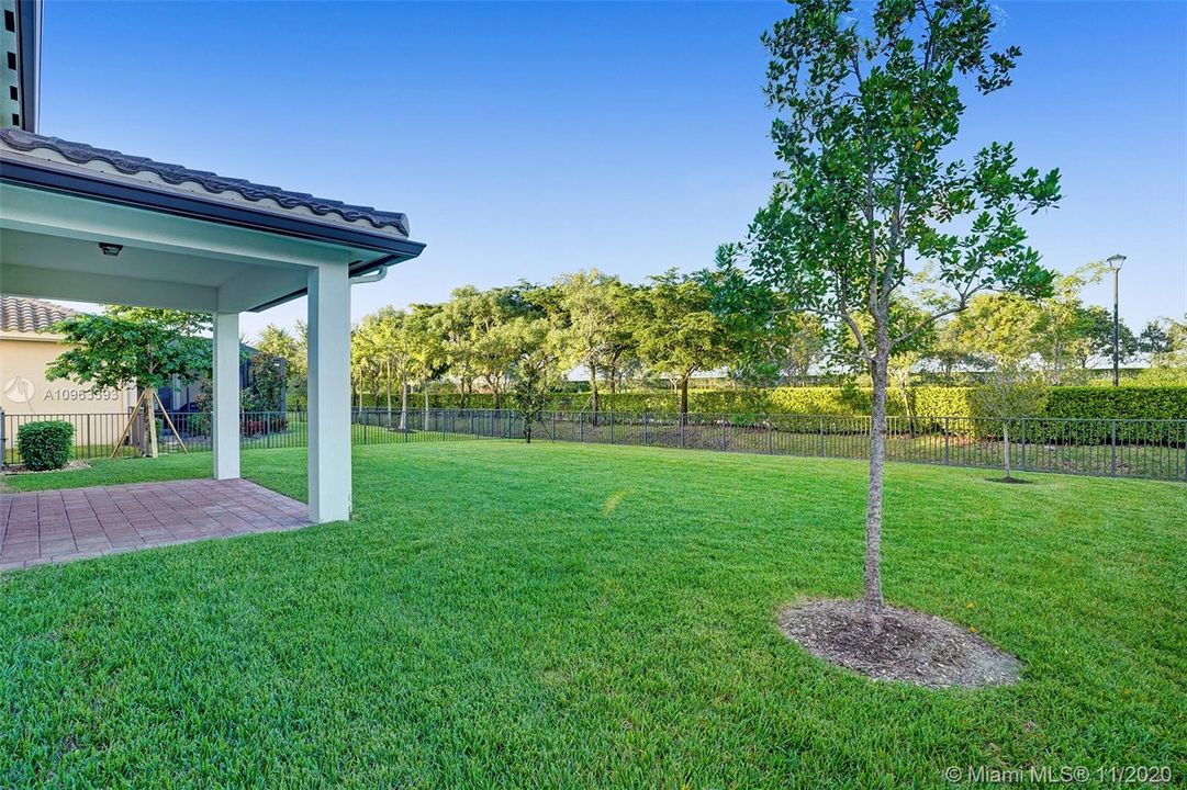 Recently Sold: $711,800 (5 beds, 4 baths, 3526 Square Feet)