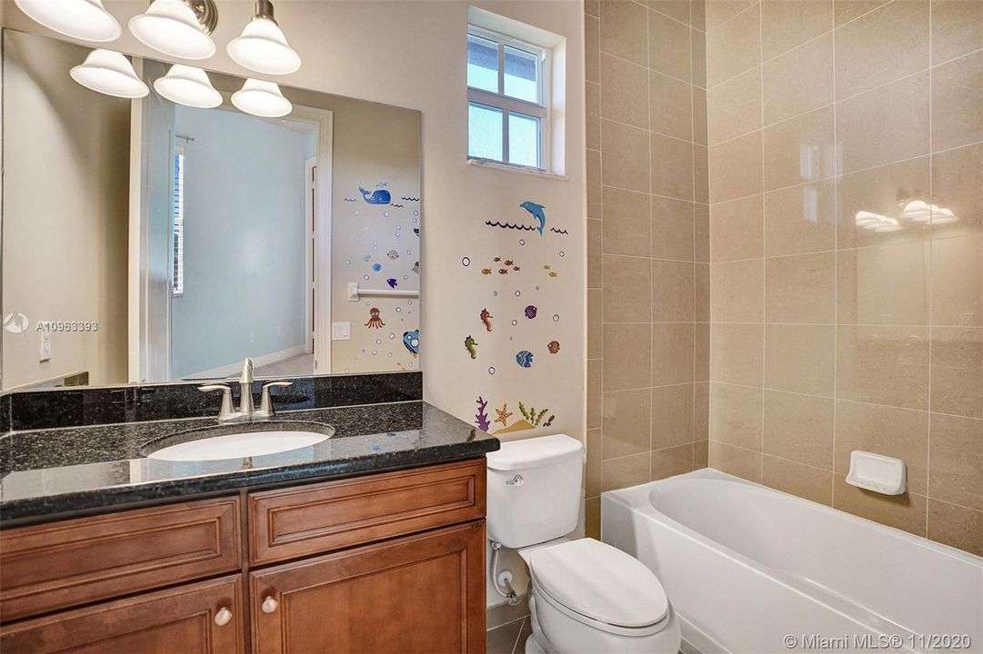 Recently Sold: $711,800 (5 beds, 4 baths, 3526 Square Feet)