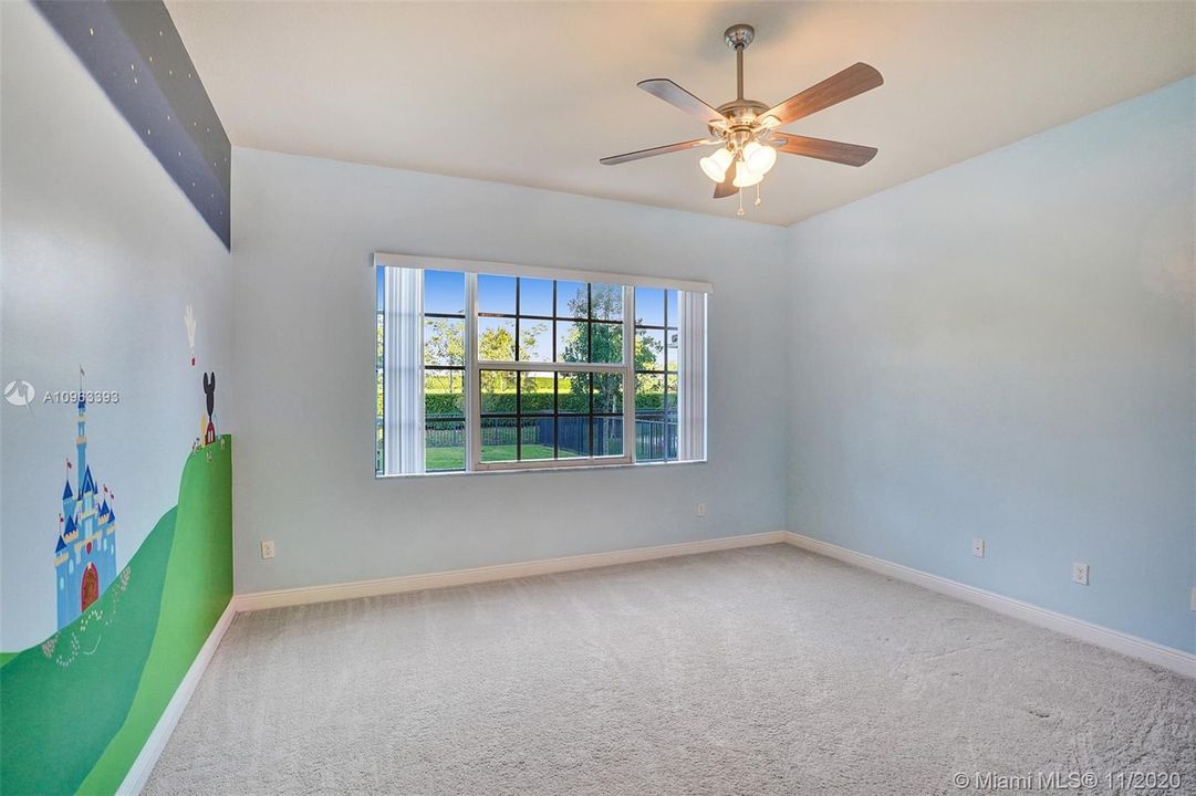 Recently Sold: $711,800 (5 beds, 4 baths, 3526 Square Feet)
