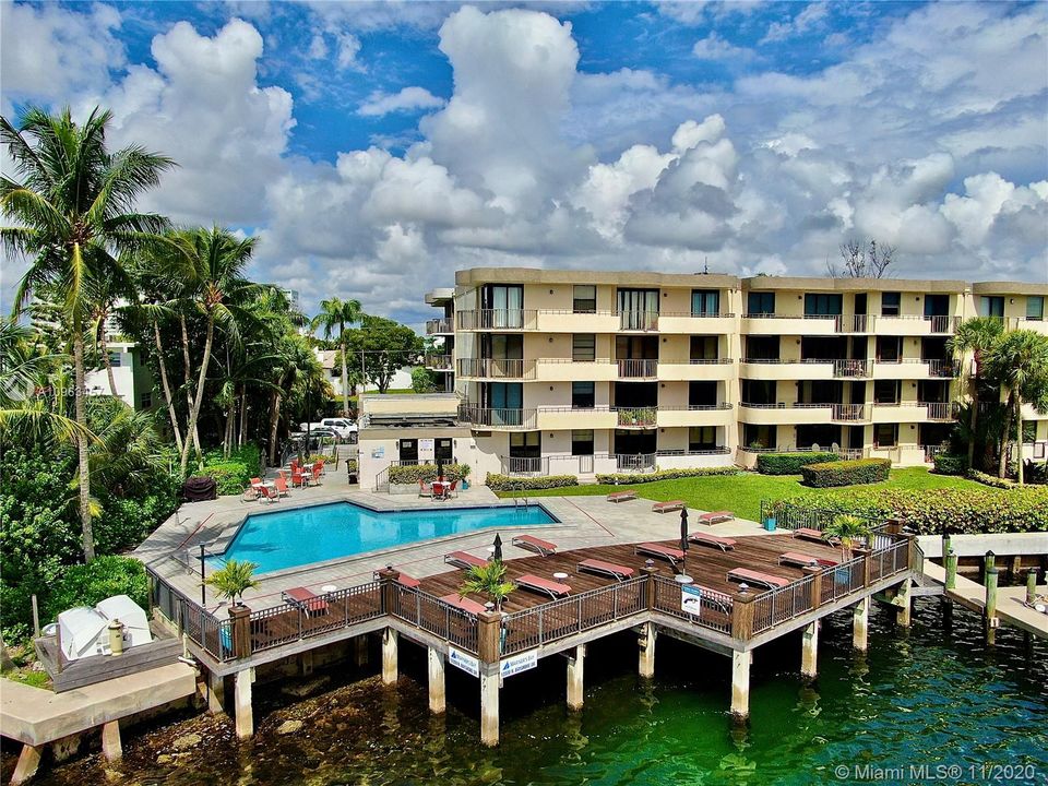 Heated Bayfront Pool