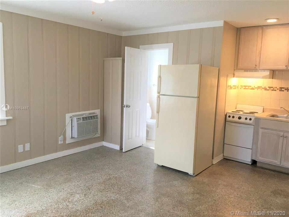 Recently Rented: $1,000 (0 beds, 1 baths, 525 Square Feet)