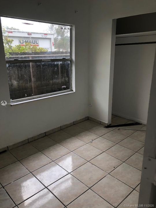 Recently Rented: $950 (2 beds, 1 baths, 1068 Square Feet)